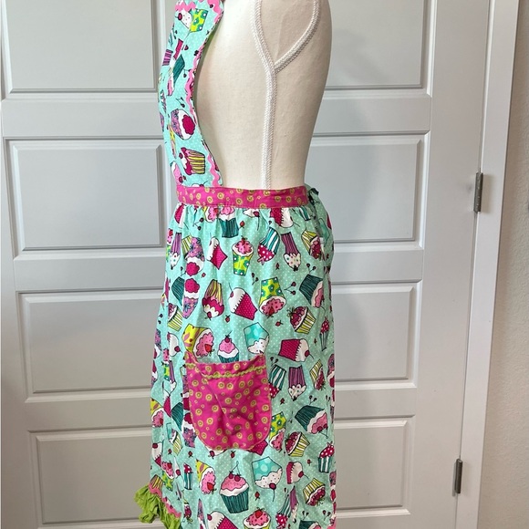 Matching Aprons Set Cupcake Print Ruffle Trim Mommy and Me Baking Kitchen - Picture 3 of 8